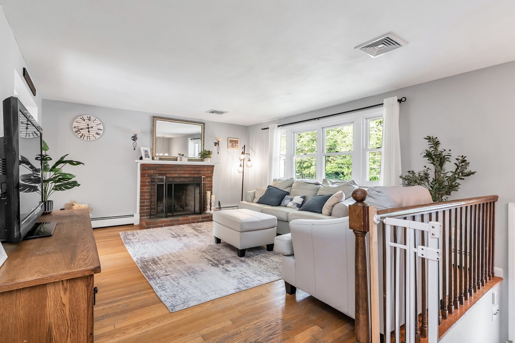 11 Brookside Lane