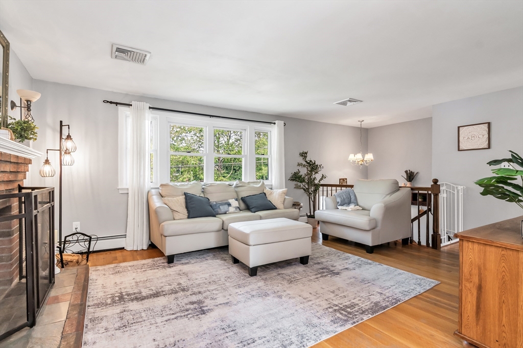 11 Brookside Lane