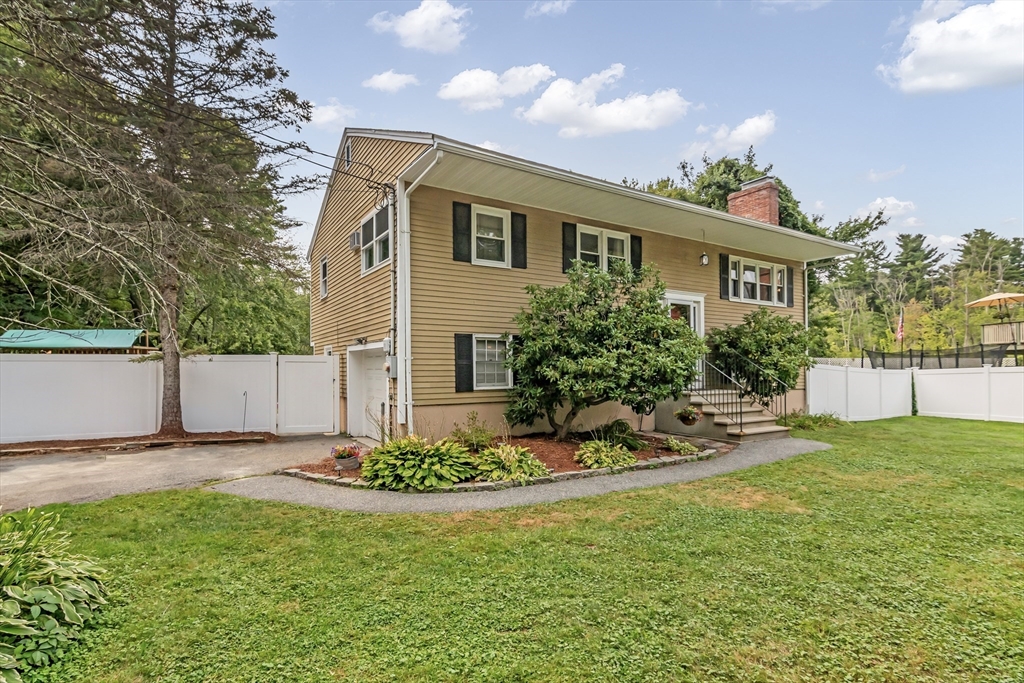 11 Brookside Lane