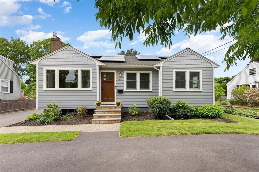60 Lakeshore Avenue