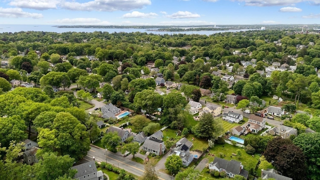 60 Lakeshore Avenue