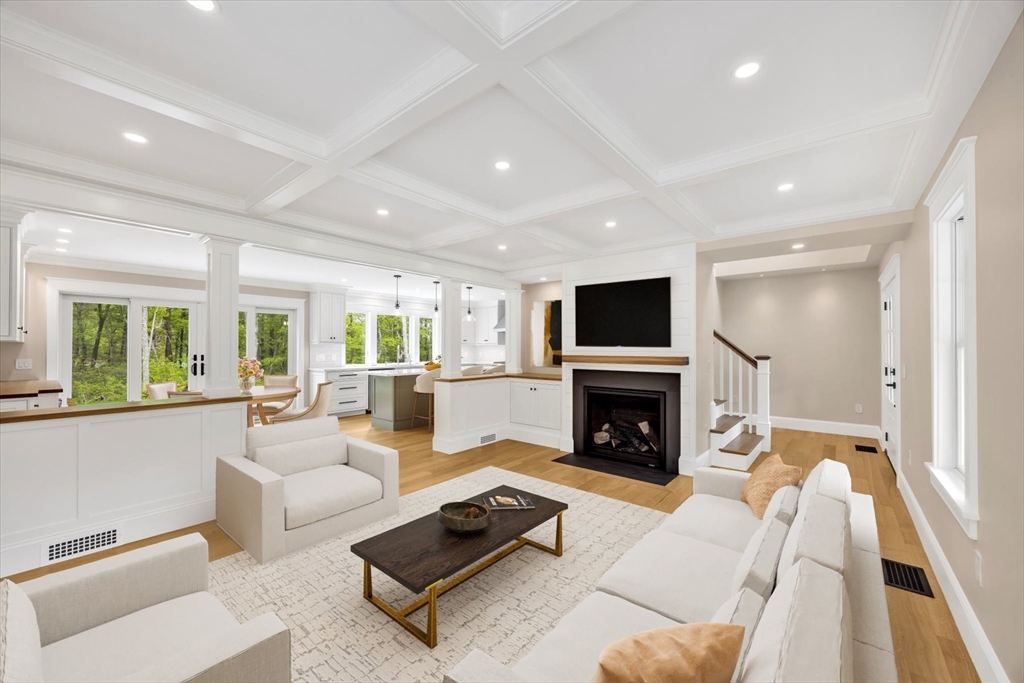 100 Spy Glass Hill Rd