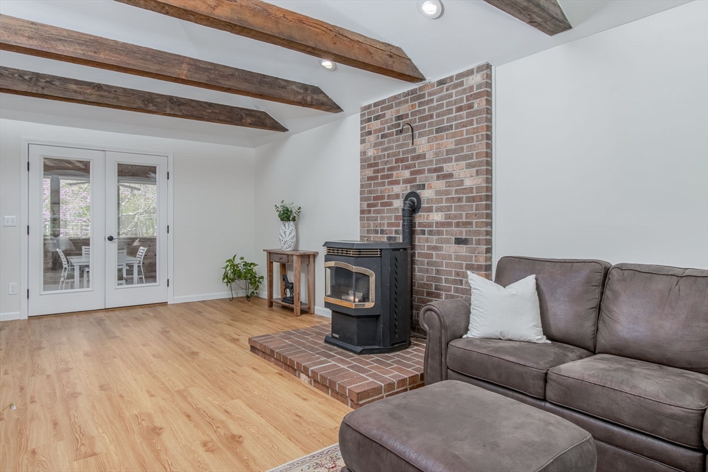 118 Lawrence St, Pepperell, MA Photo #18
