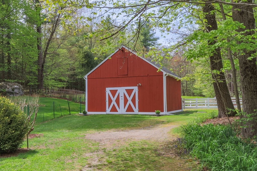 118 Lawrence St, Pepperell, MA Photo #33