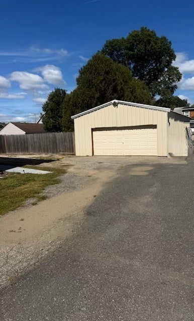 18 Maplewood Ave, Chicopee, MA, 18 Maplewood Ave, Chicopee, MA Photo #3