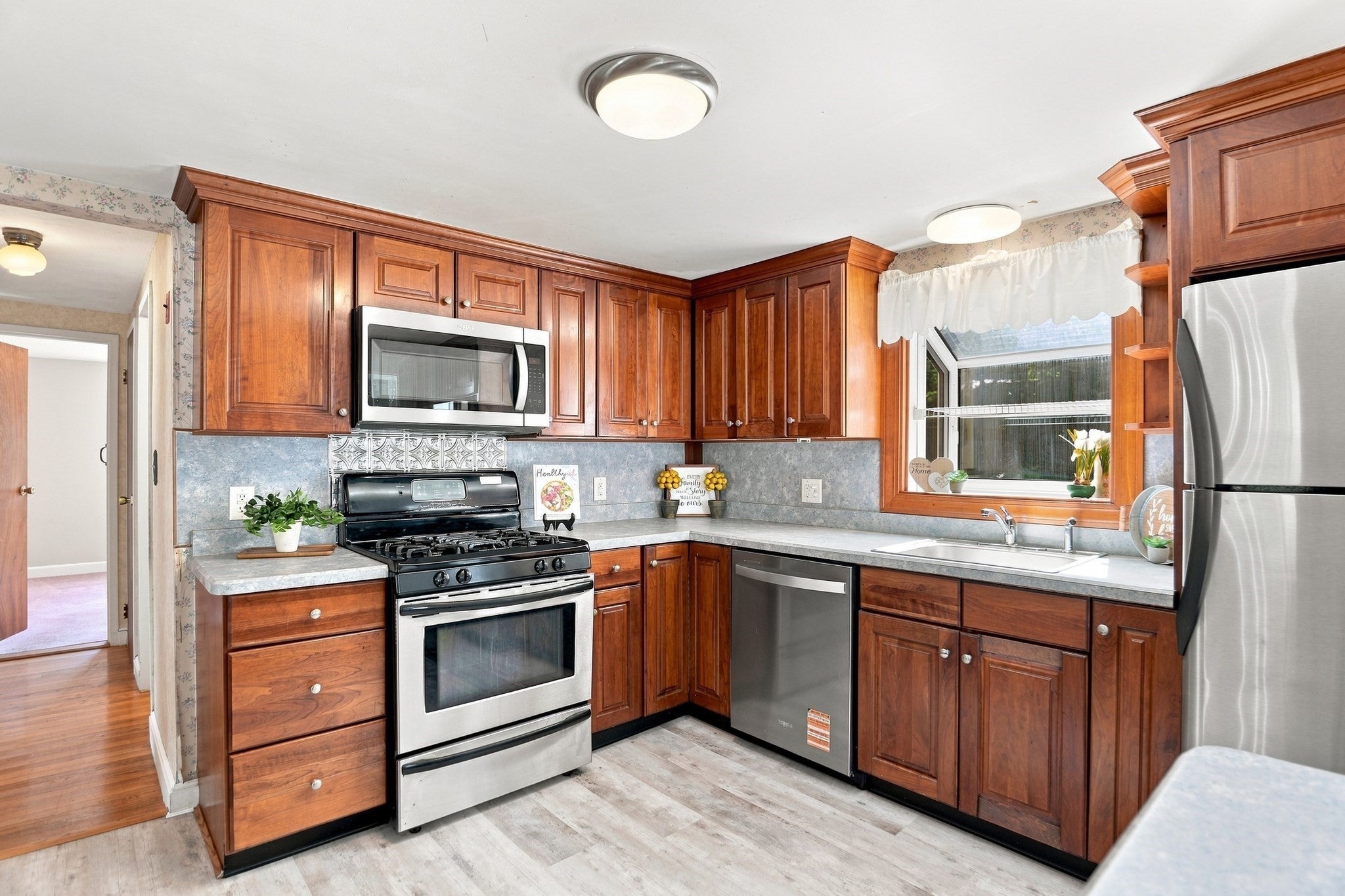 23 Mayflower Road, Woburn, MA, 23 Mayflower Road, Woburn, MA Photo #10