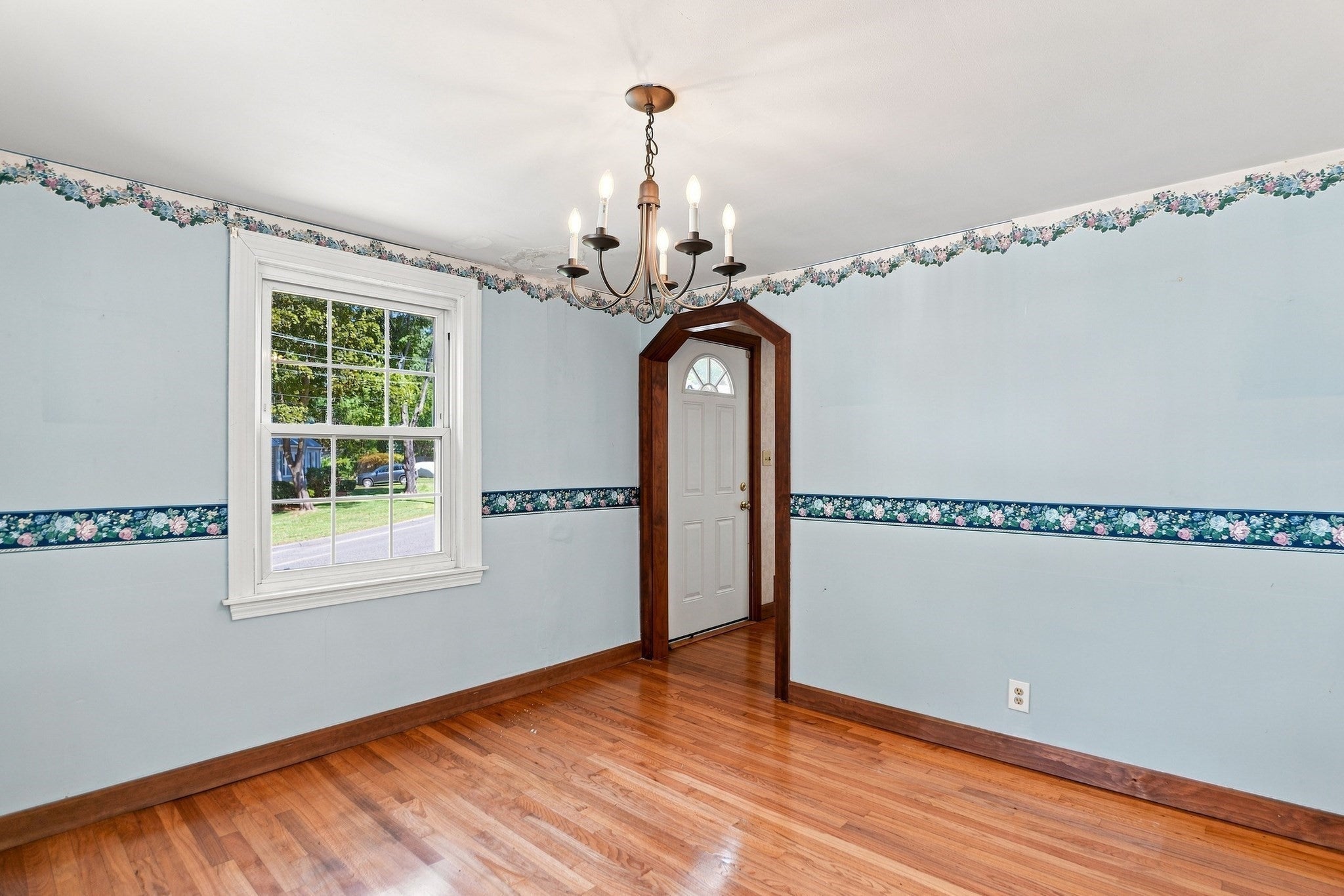 23 Mayflower Road, Woburn, MA, 23 Mayflower Road, Woburn, MA Photo #14