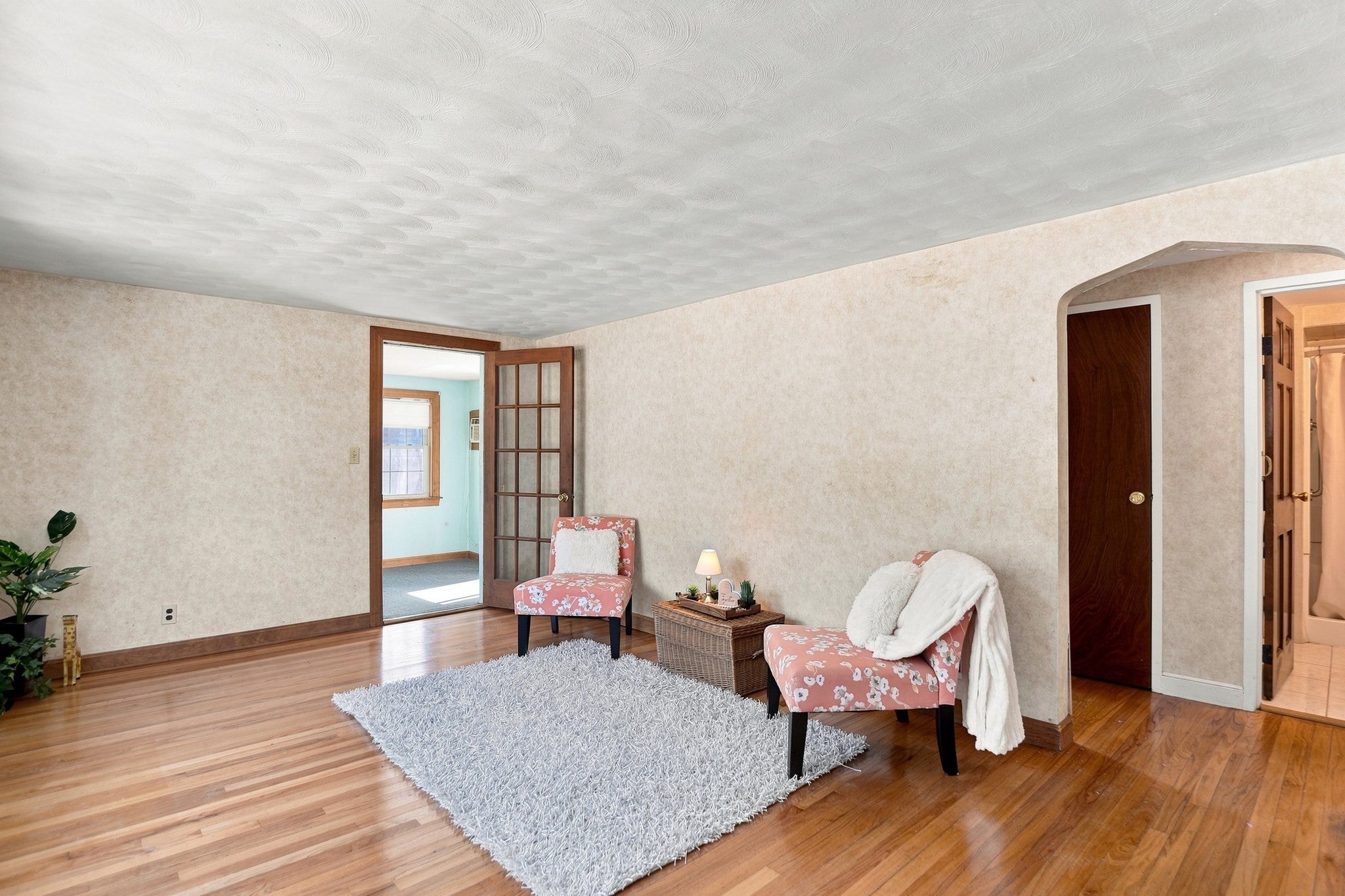 23 Mayflower Road, Woburn, MA, 23 Mayflower Road, Woburn, MA Photo #4