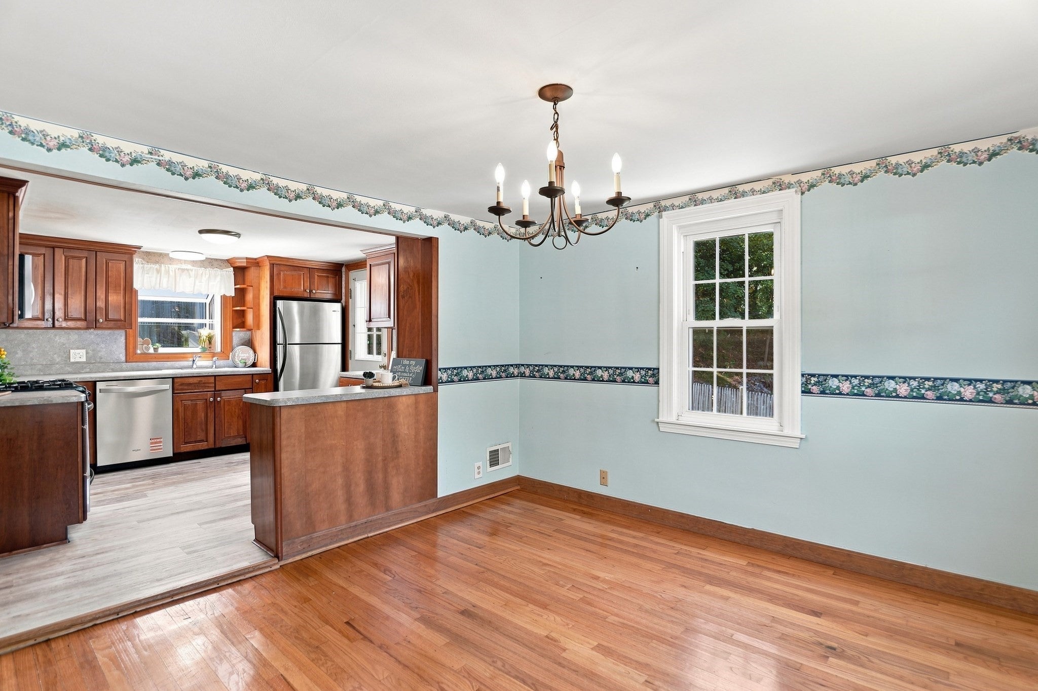 23 Mayflower Road, Woburn, MA, 23 Mayflower Road, Woburn, MA Photo #12