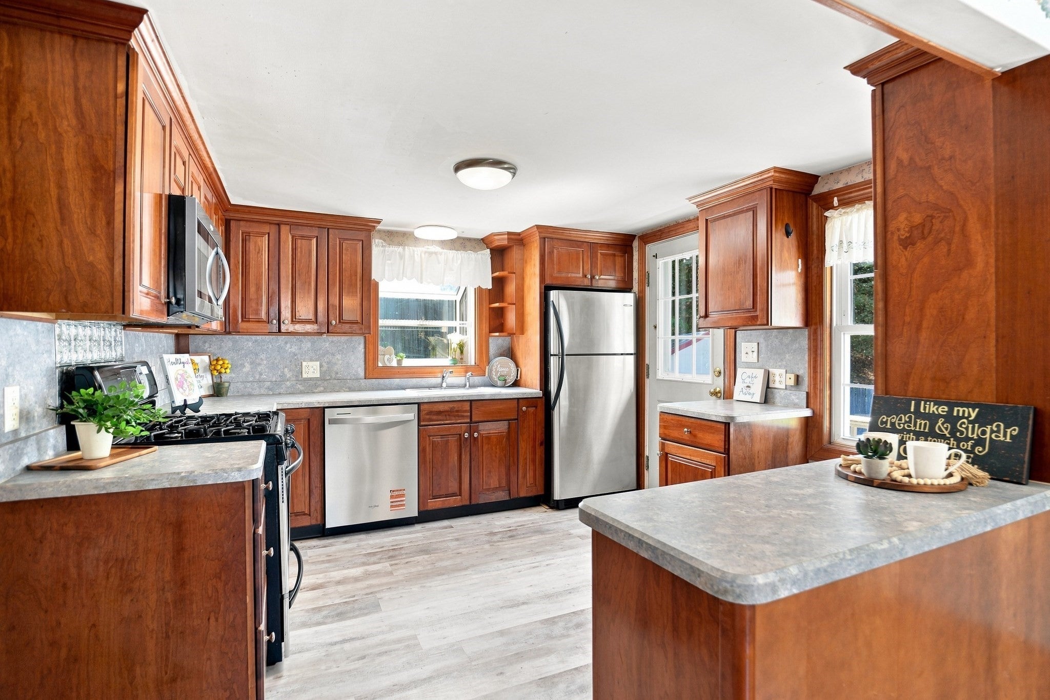 23 Mayflower Road, Woburn, MA, 23 Mayflower Road, Woburn, MA Photo #8