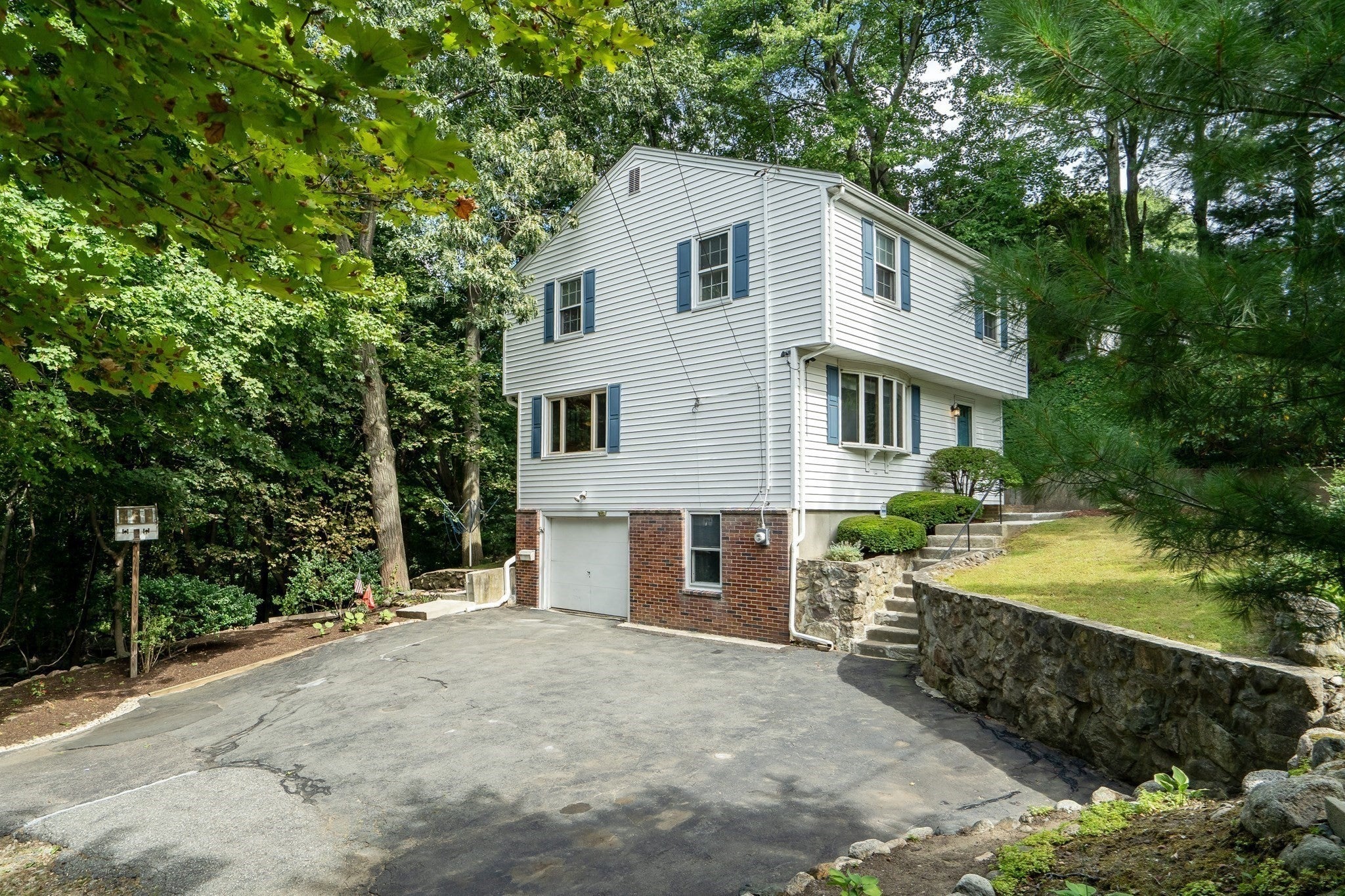 6 Longhill Road