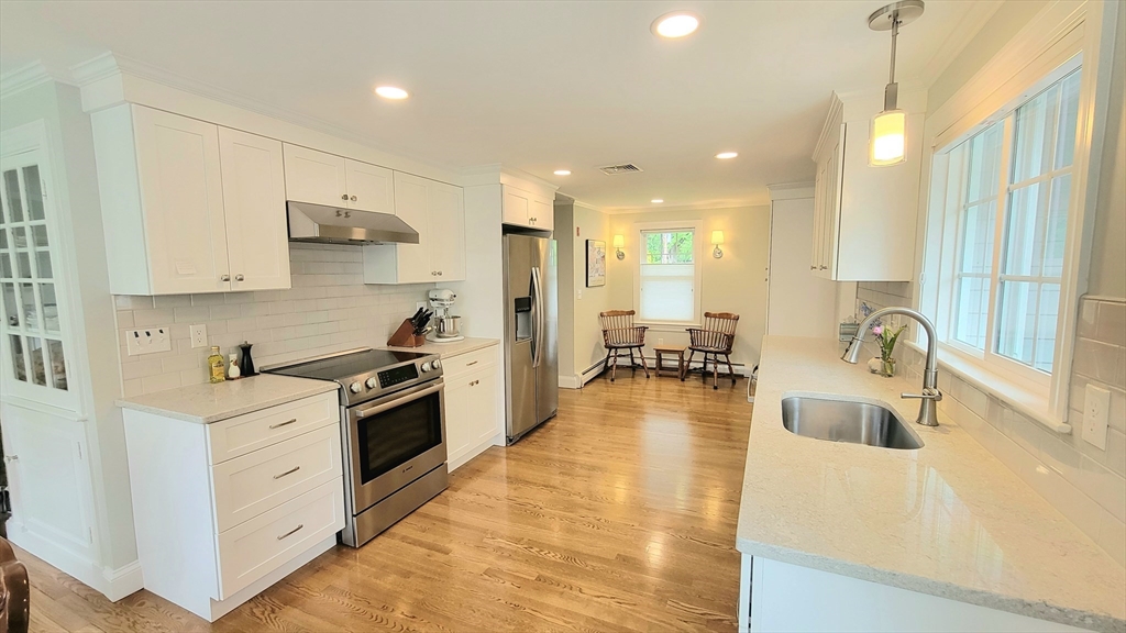 294 Great Plain Ave
