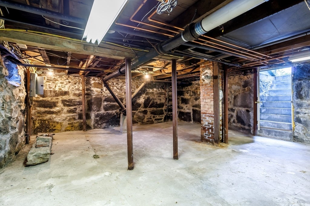38 Woodland St, Methuen, MA, 38 Woodland St, Methuen, MA Photo #29
