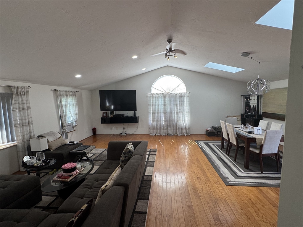39 Scenic Ave