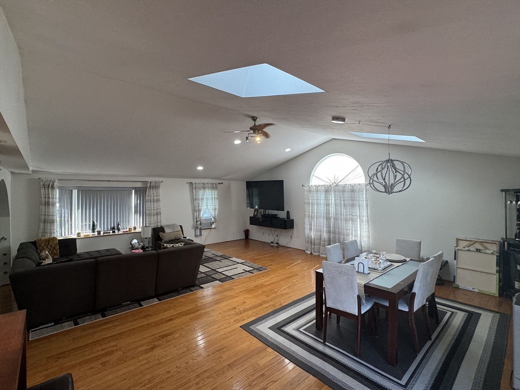 39 Scenic Ave