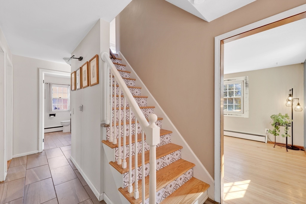 Wilbraham, Massachusetts 01095, United States, 4 Bedrooms Bedrooms, ,2 BathroomsBathrooms,Residential,Contingent,90948