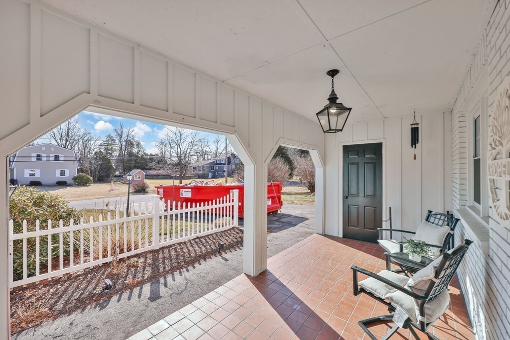 Wilbraham, Massachusetts 01095, United States, 4 Bedrooms Bedrooms, ,2 BathroomsBathrooms,Residential,Contingent,90948