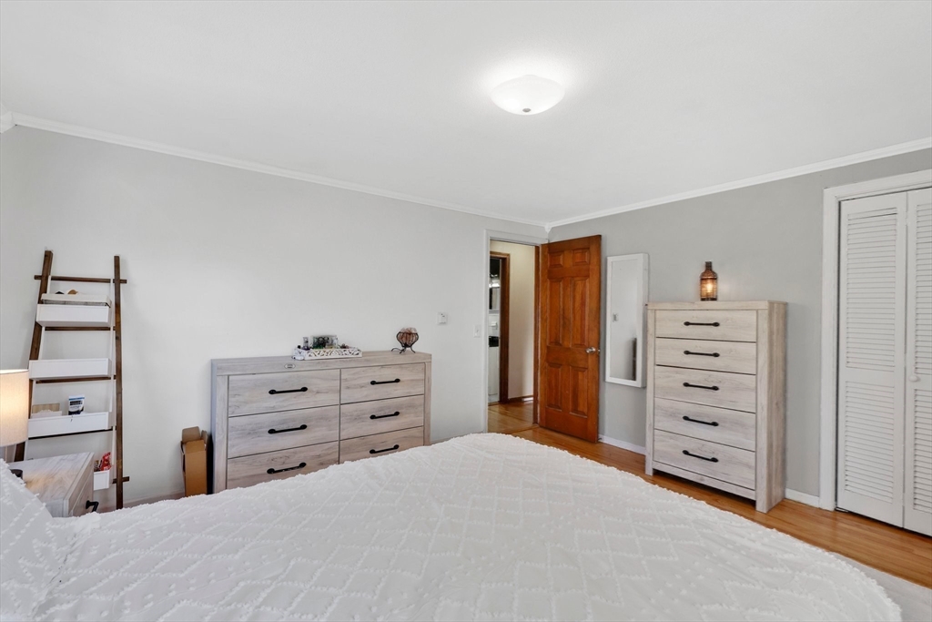 Wilbraham, Massachusetts 01095, United States, 4 Bedrooms Bedrooms, ,2 BathroomsBathrooms,Residential,Contingent,90948