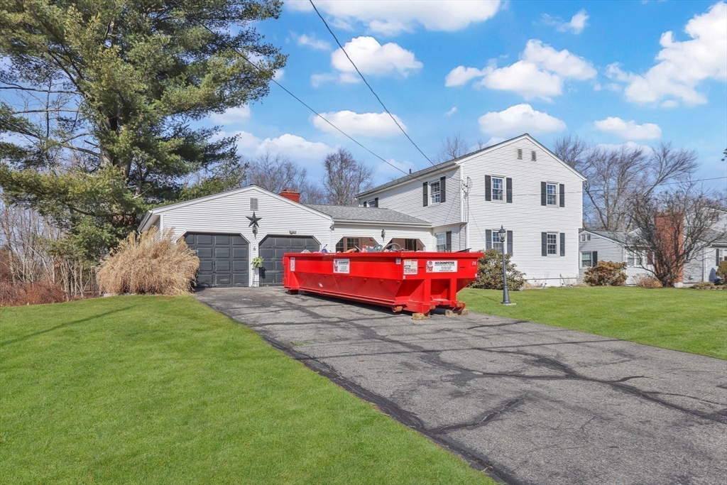 Wilbraham, Massachusetts 01095, United States, 4 Bedrooms Bedrooms, ,2 BathroomsBathrooms,Residential,Contingent,90948