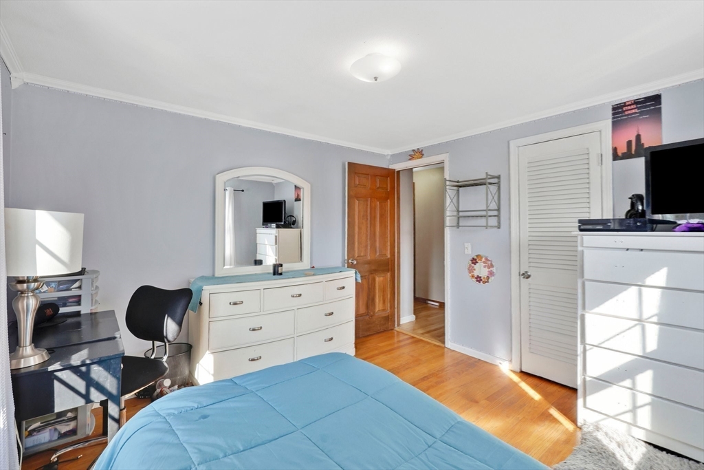 Wilbraham, Massachusetts 01095, United States, 4 Bedrooms Bedrooms, ,2 BathroomsBathrooms,Residential,Contingent,90948