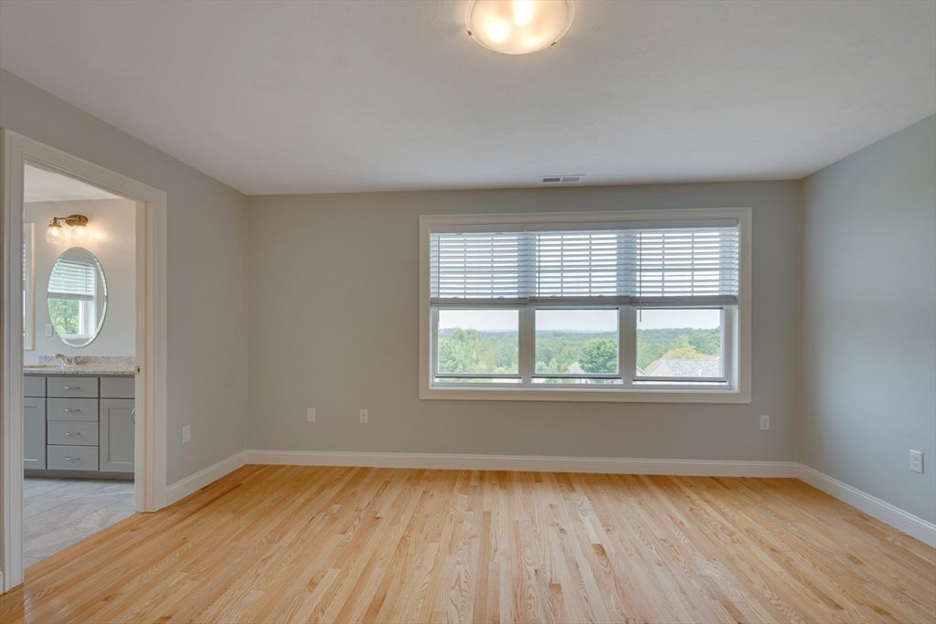 1202 Hazelwood Way #1202, Clinton, MA Photo #17
