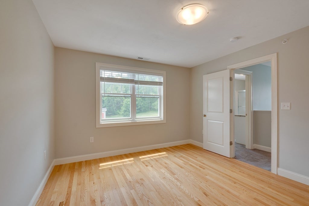 1202 Hazelwood Way #1202, Clinton, MA Photo #21