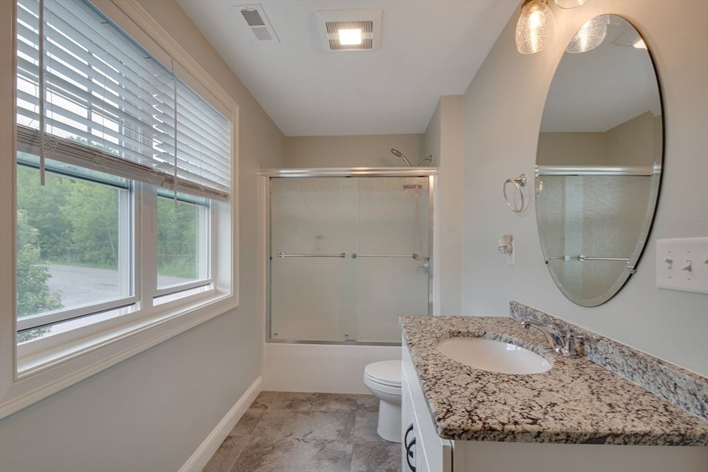1202 Hazelwood Way #1202, Clinton, MA Photo #23