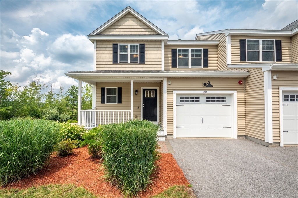 1202 Hazelwood Way 1202