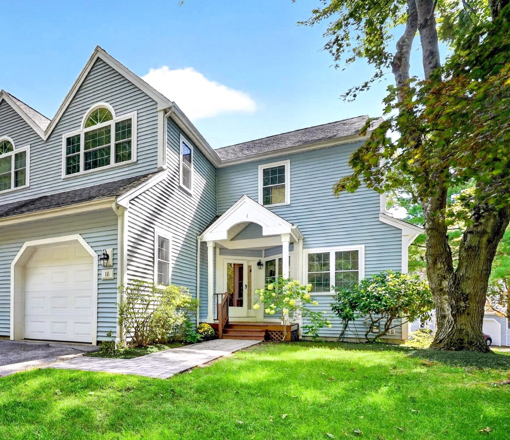 Photo of 18 Knollwood Court, Burlington, MA