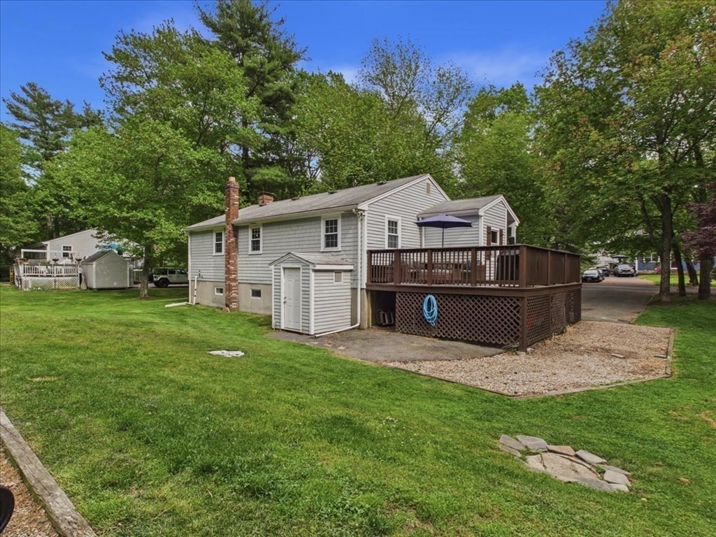 84 Seekell St