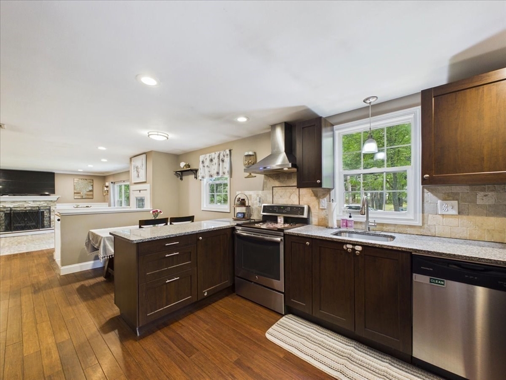 84 Seekell St