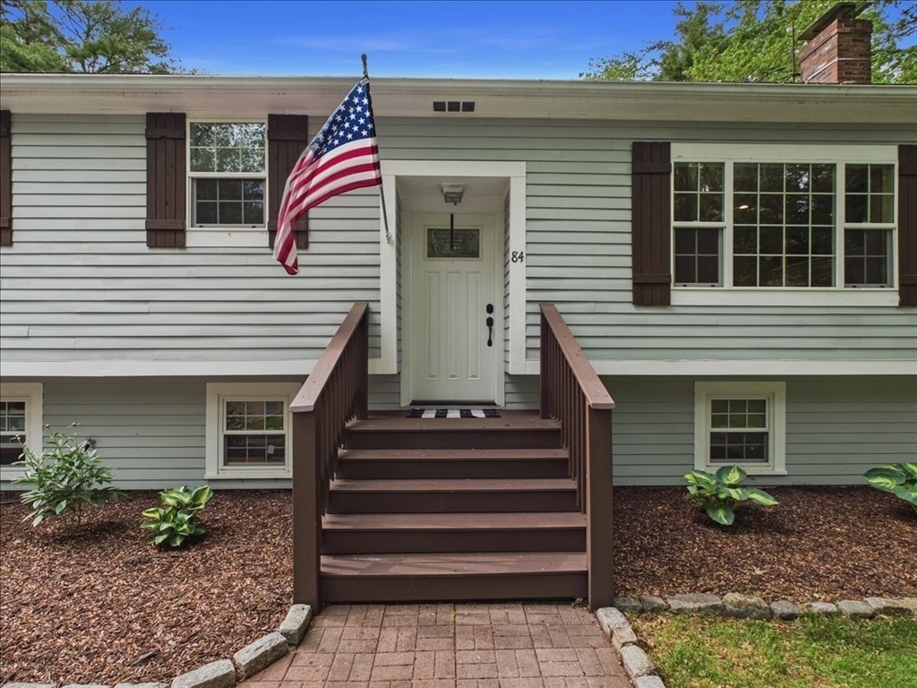 84 Seekell St