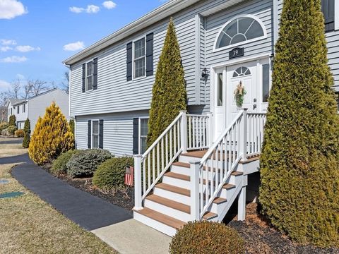 39 Oliver Way Swansea MA 02777