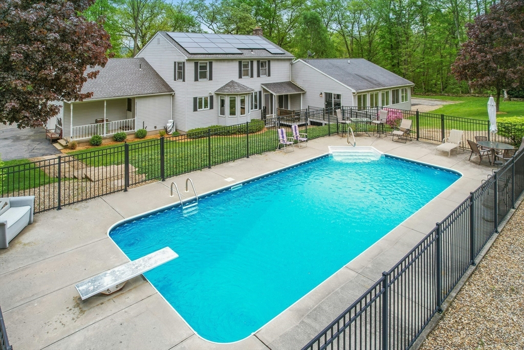 217 Chamberlain Hill Rd
