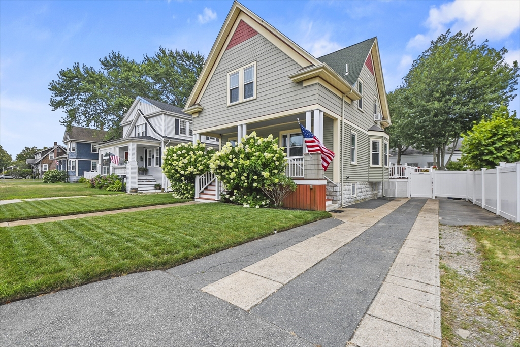 11 Huttleston Ave