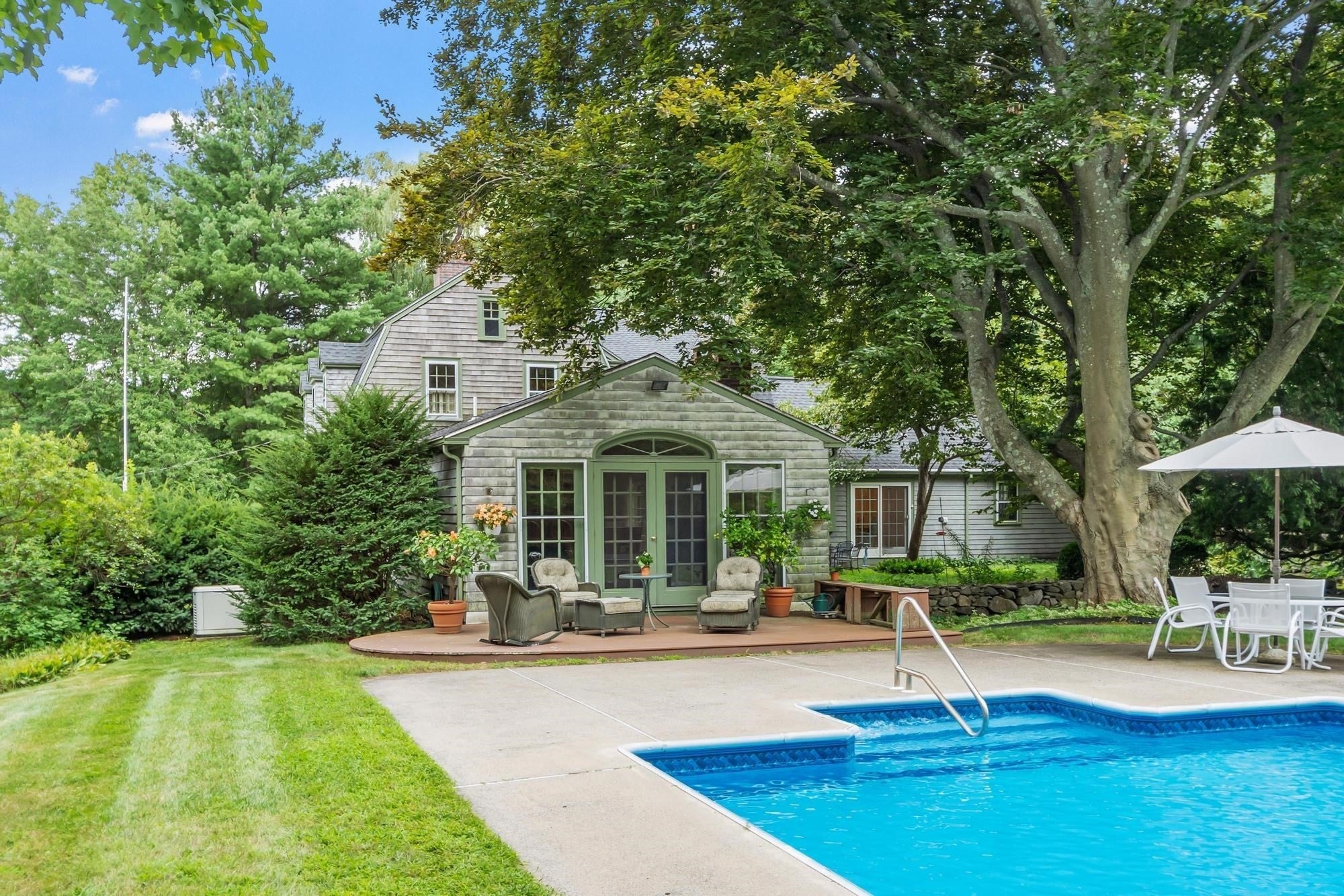 36 Haggetts Pond Rd
