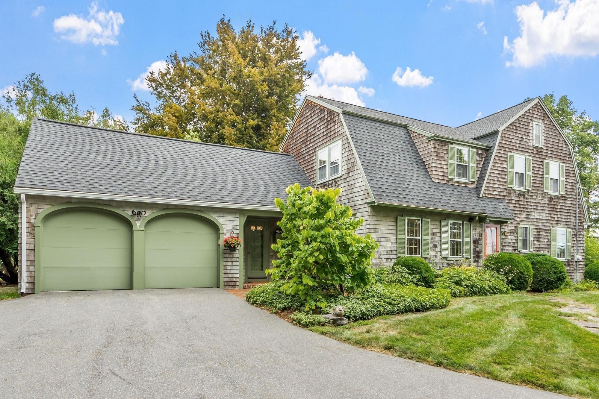 36 Haggetts Pond Rd