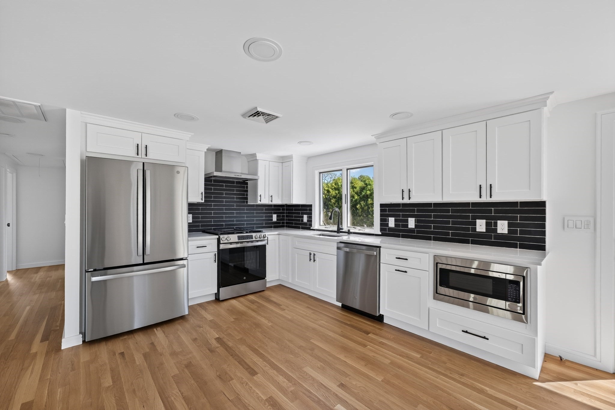 585 N Eastern Ave, Fall River, MA, 585 N Eastern Ave, Fall River, MA Photo #8