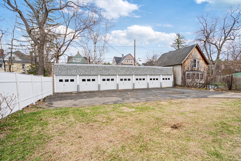 Springfield, Massachusetts 01108, United States, 4 Bedrooms Bedrooms, ,2 BathroomsBathrooms,Residential,Pending,103968
