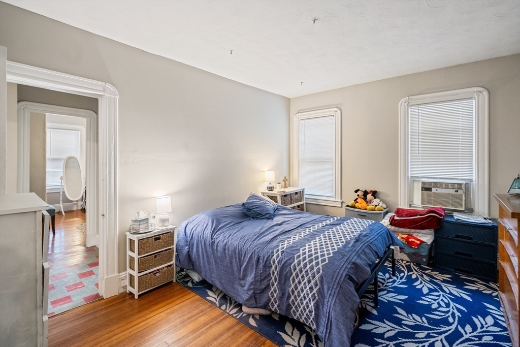 Springfield, Massachusetts 01108, United States, 4 Bedrooms Bedrooms, ,2 BathroomsBathrooms,Residential,Pending,103968