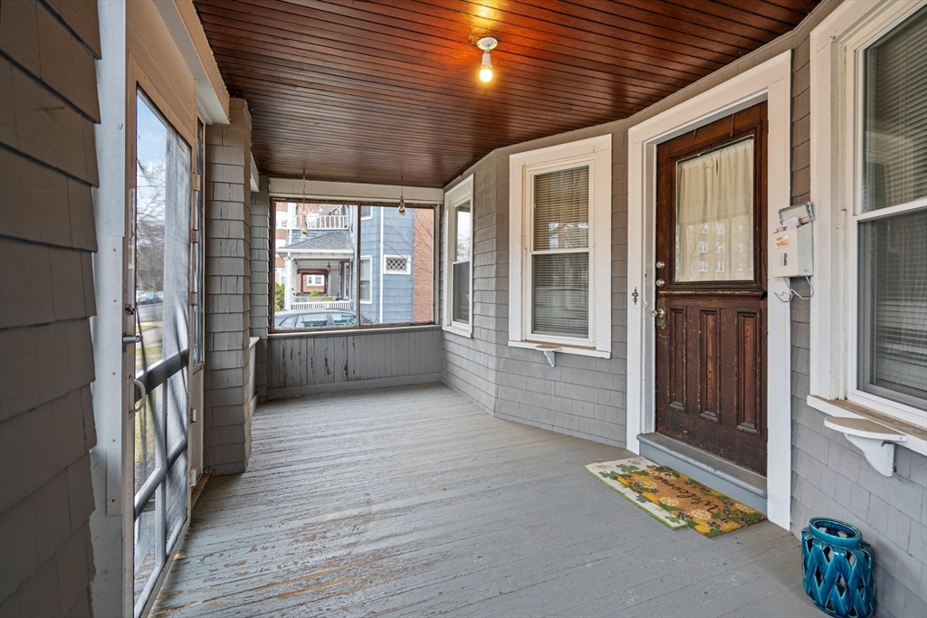 Springfield, Massachusetts 01108, United States, 4 Bedrooms Bedrooms, ,2 BathroomsBathrooms,Residential,Pending,103968