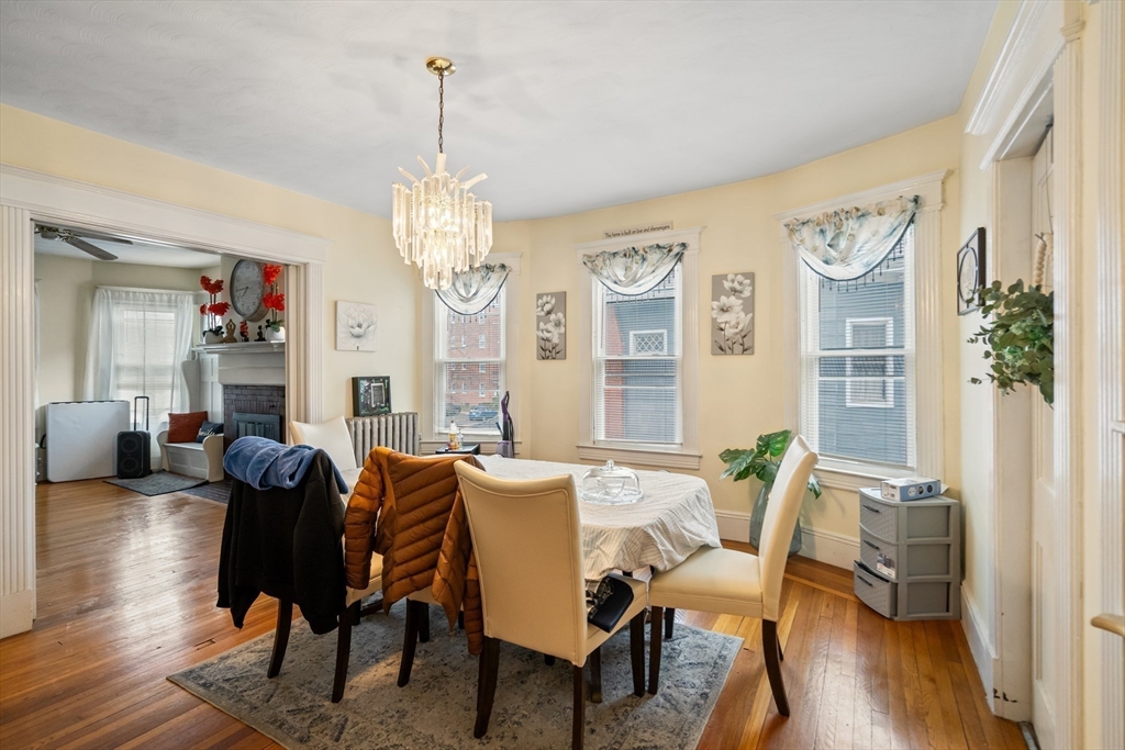 Springfield, Massachusetts 01108, United States, 4 Bedrooms Bedrooms, ,2 BathroomsBathrooms,Residential,Pending,103968