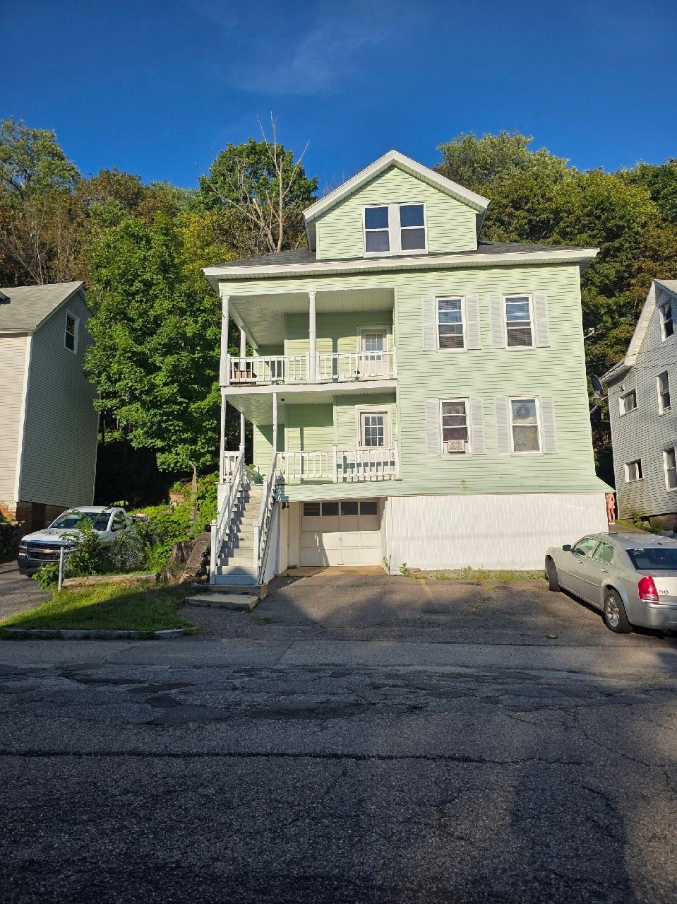 190 Pine St