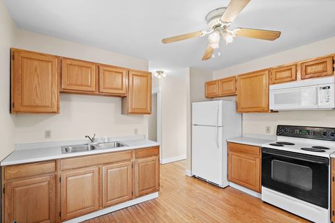 Photo of 78 Essex St #2, Marlborough, MA 01752 (MLS # 73480938)