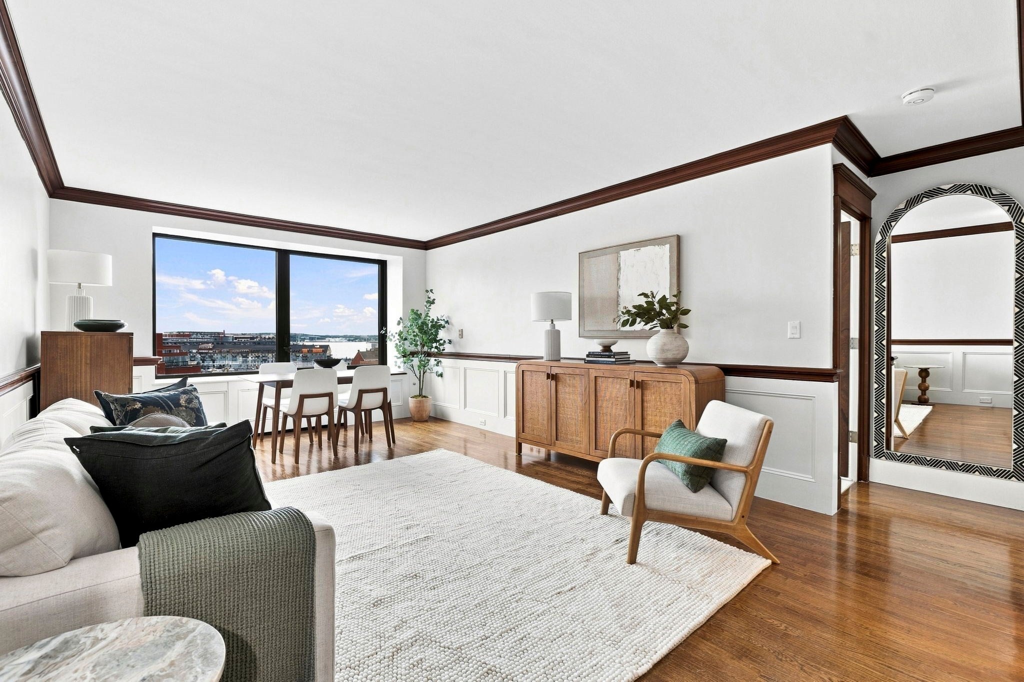 85 E India Row