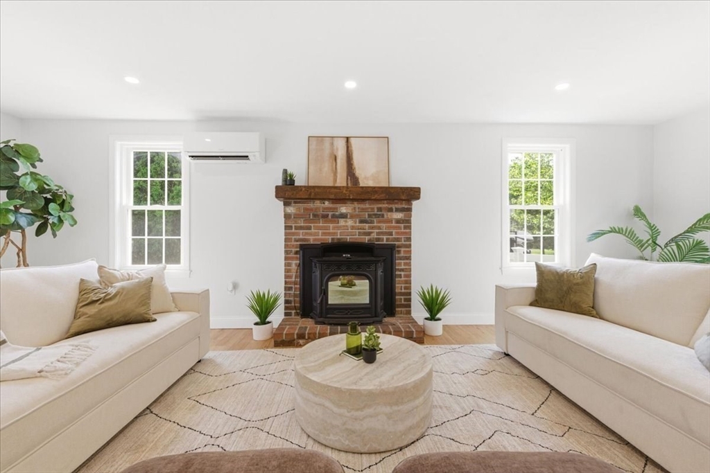 8 Eileen Road