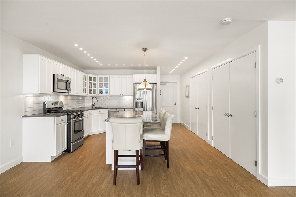 8 Whittier Pl 14F