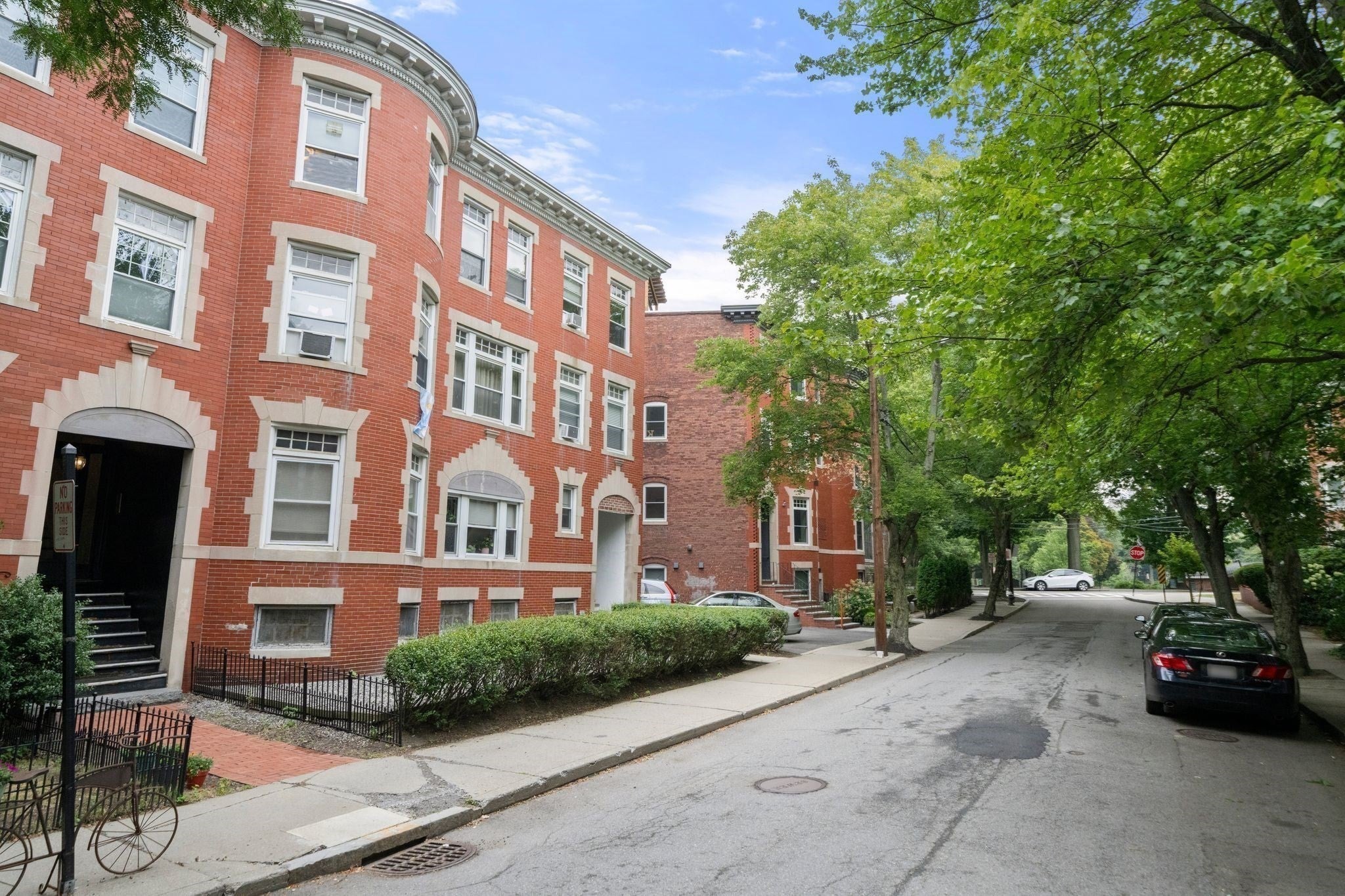 3 Strathmore Rd
