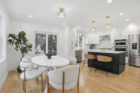 44 Lakeview Terrace Waltham MA 02451