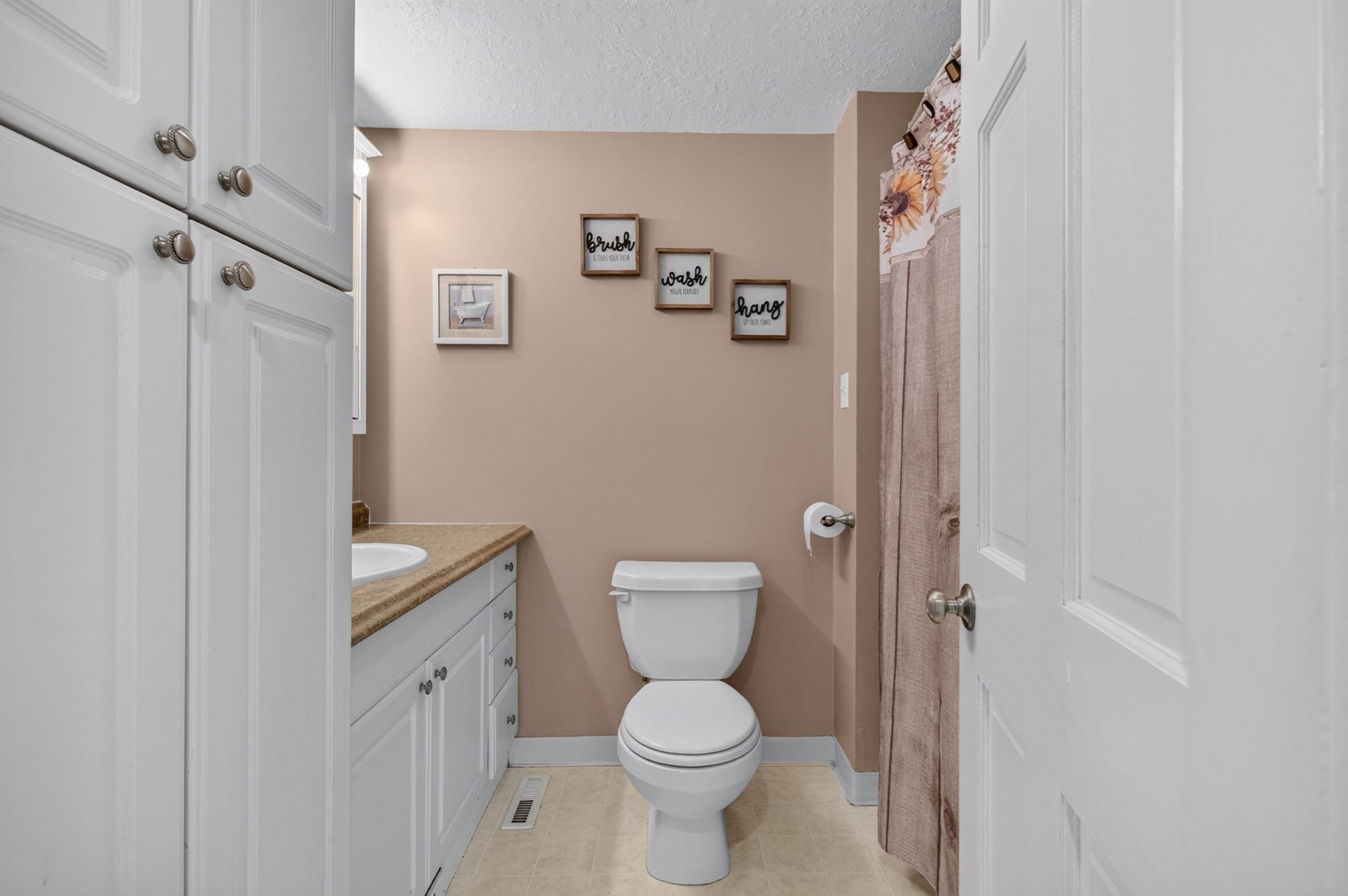 10 Stanton St, Saugus, MA, 10 Stanton St, Saugus, MA Photo #11
